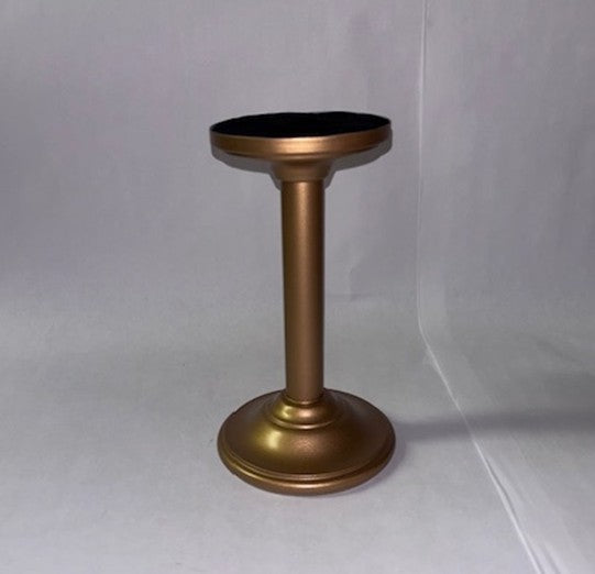 Silk Producing Pedestal and Glass