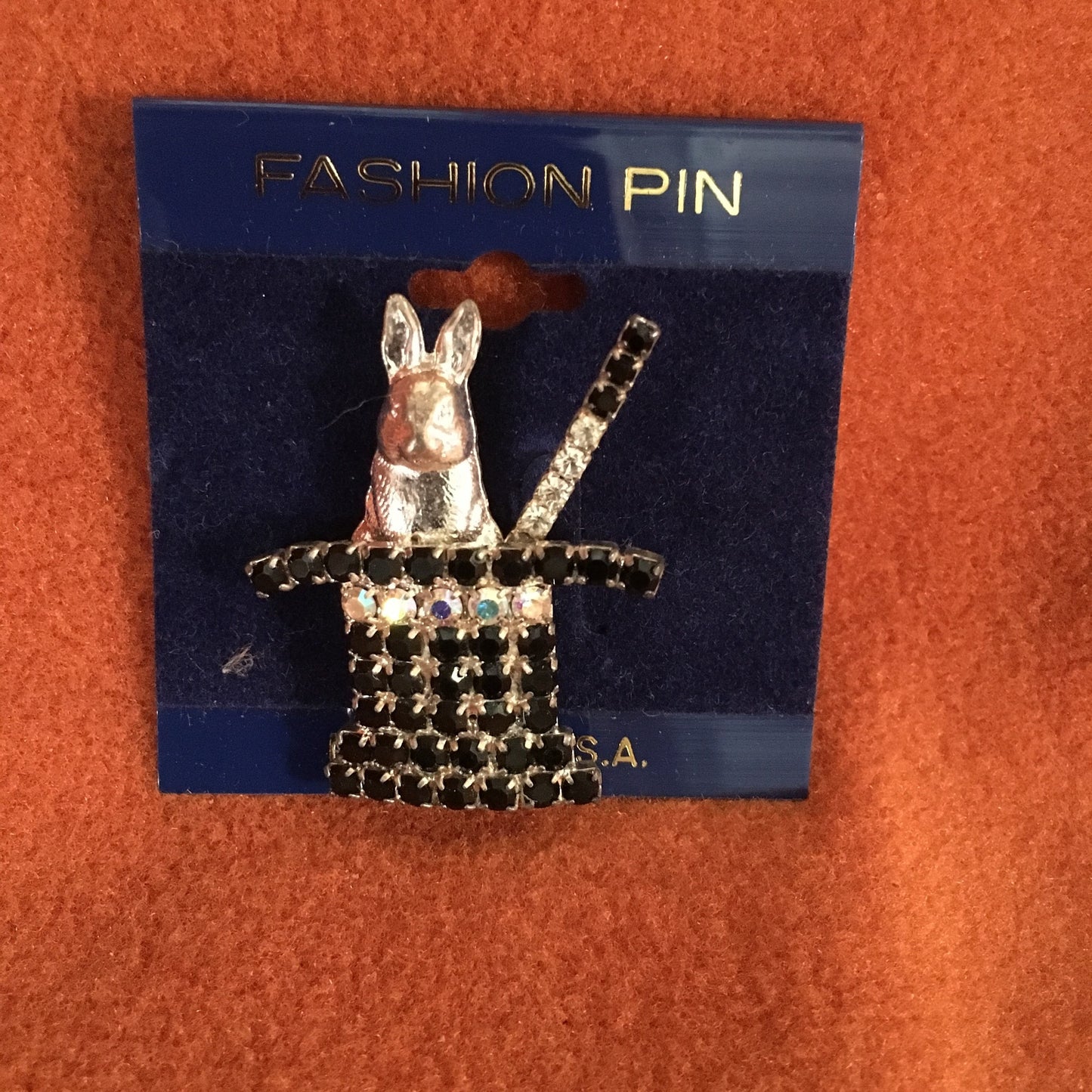 Lapel Pin-Rabbit in Hat silver